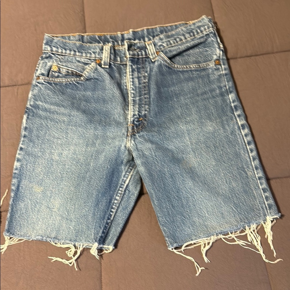 Vintage 90’s Levi’s denim shorts